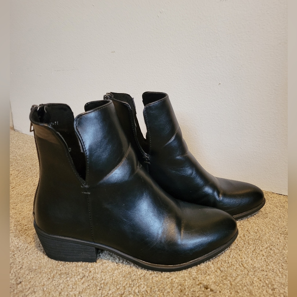 Pierre Dumas Black Faux Leather City Ankle Boot